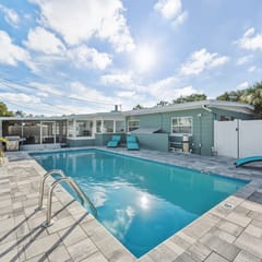 Saint Pete•Private•Pool•5 Minutes to the Beach