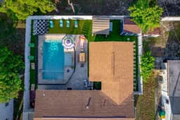 Family Friendly Oasis, 5 Min to Indian Shores Beach, Heated Pool & Game Room