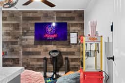 15 Minutes to Beach,Heated Pool,Mini-golf,FirePit