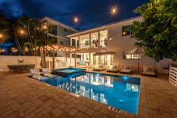 Indian Rocks Beach New Waterfront Heated Pool & Spa  Golf Cart E-Bikes Kayaks Game Room Fire Pit Walking Distance to the Beach - Image 2