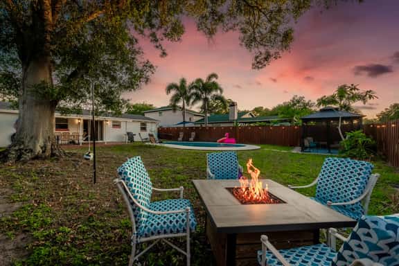 Private Pool Retreat Near Beach & Downtown St. - Image 1