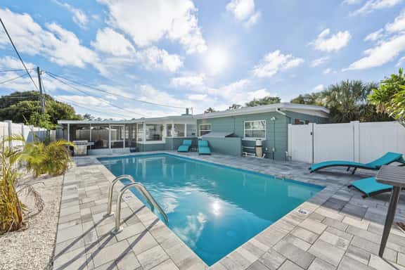 Saint Pete•Private•Pool•5 Minutes to the Beach - Image 1