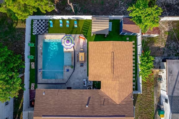 Family Friendly Oasis, 5 Min to Indian Shores Beach, Heated Pool & Game Room