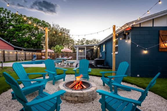 15 Minutes to Beach,Heated Pool,Mini-golf,FirePit