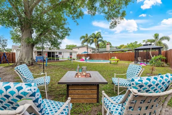 Private Pool Retreat Near Beach & Downtown St. - Image 2