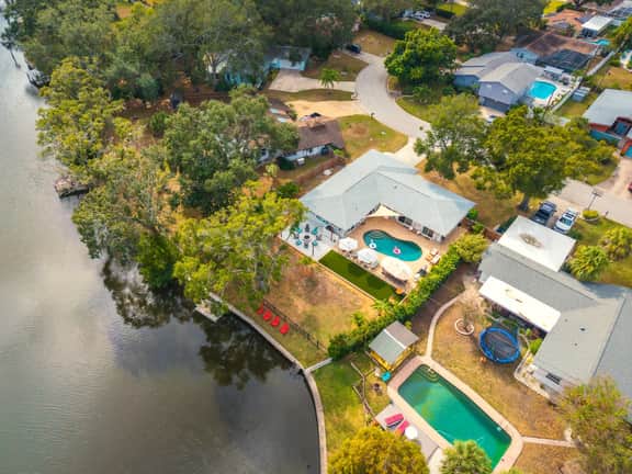 On the Creek,Waterfront,Heated Pool,Game Room, Clearwater Florida