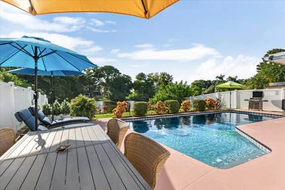 Waterfront Heated Saltwater Pool 8 mi to Beach - Image 3