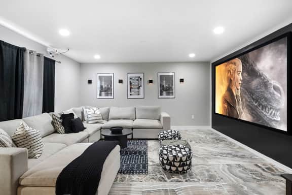 Heated Pool, Hot Tub,Theater, Fire Pit, Mini Golf - Image 4