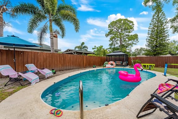 Private Pool Retreat Near Beach & Downtown St. - Image 1